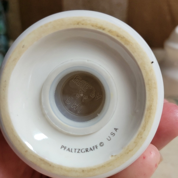 Vintage Pfaltzgraff ceramic floral pattern hand painted salt/pepper shake - Picture 6 of 8